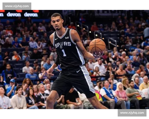 雷霆队迎战热火队，焦点对决助力季后赛前景揭晓